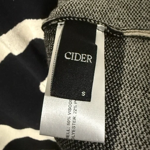 Cider Black and Cream Patterned Dress - Picture 5 of 6